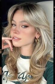 Lauren Hatton (lozzahatto)