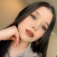 Ha solicitado seguirte Me aceptas? 🙄😚😌