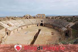 O teatro romano é uma construção feita com a finalidade de servir para a interpretação de peças teatrais do período clássico. 10 Famosi Anfiteatri Romani Con Mappa E Foto