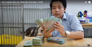 Khoa pug nói rằng nữ nhân viên phục vụ khó chịu với mình vì chị lại tưởng mình cấm người quay sau khi đoạn video đăng tải, nhiều người biết tiếng nhật đã chỉ trích khoa pug ngu dốt và bậy bạ. Khoa Pug Coi Tiá»n NhÆ° Rac Kiáº¿m Cáº£ TrÄƒm Triá»‡u Tá»« Youtube Chá»‰ Trong Vong Má»™t Tuáº§n Viá»‡t Nam Má»›i