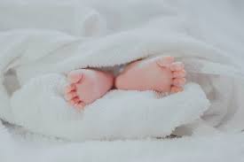 When your baby is ready to go in the tub, it's fine to use just water. 16 Best Bathtubs For Babies Bath Seats For 6 Month Old Bath Supports Parenthood4ever