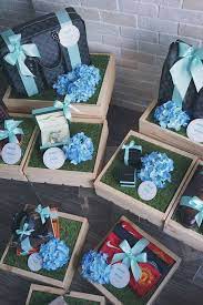 11 Stylish Ways To Present The Hantaran Or Dowry For Malay Weddings Her World Singapore Wedding Gift Pack Wedding Gifts Packaging Wedding Gift Boxes