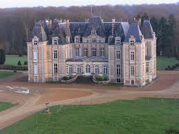 Chateau De La Pierre Sarthe Pays De La Loire Chateau A Visiter Chateau France Chateau