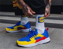 Le trafic de conteneur se monte quant à lui à 1,1 millions d'evp (conteneur de 20 pieds). Les Vetements Estampilles Lidl La Tendance De L Ete Rennes Maville Com