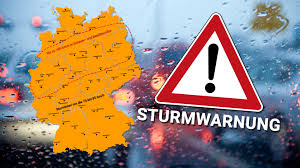 Die modelle kündigten seit tagen eine schwere sturmlage an und sie wird sich . Sturmwarnung Bennet Bring Bis Zu 100 Km H Am Rosenmontag Blaulicht Magazin Net