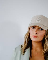 Kellie Burch's Instagram, Twitter & Facebook