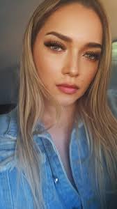 Ojitos Lindos: La Belleza de Kenya Divina