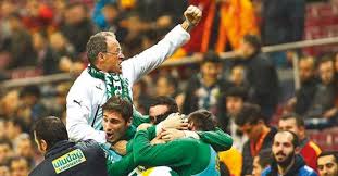 15 nisan 1967 i̇stanbul doğumludur. Bursaspor Irfan Buz Ile Anlasma Sagladi