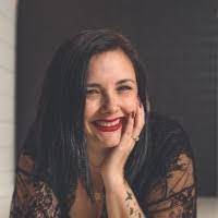 Mandy Gale's Instagram, Twitter & Facebook