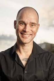 Lorna Khan's Instagram, Twitter & Facebook