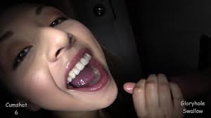 Courtney - CumGloryHole.se