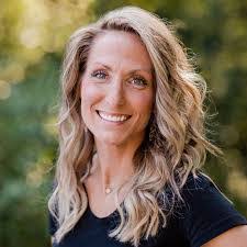 Lori Rupp's Instagram, Twitter & Facebook