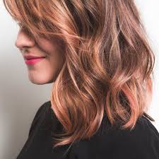 Il cinnamon hair è generalmente una gradazione di castano chiaro caldo con varie sfumature del rosso . Cinnamon Hair Capelli Color Cannella Alexim Parrucchieri