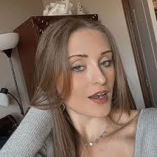 Lauren Rigney's Instagram, Twitter & Facebook