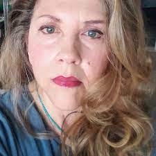 Lynda Boswell's Instagram, Twitter & Facebook