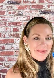 Amber Isler's Instagram, Twitter & Facebook