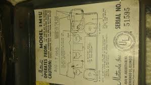 1950 Table Top Portable Radio Unusual Tube Antique Appraisal Instappraisal Antique Appraisal Vintage Electronics Used Cabinets