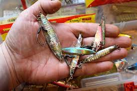 How To Clean And Restore Old Fishing Lures - Seaangler