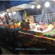 Tempat makan menarik di cameron highland bagi kami adalah di cafe abang strawberry lah kerana apa yang menariknya adalah menu makan tengah hari dari minum. Pasar Malam Brinchang Cameron Highland