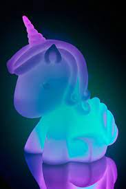 gigantische eenhoornlamp van fizz dit is een lamp in de vorm van een unicorn het witte lampje verandert van kleur als ie aa voor kinderen nachtlampje lampen