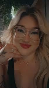 Kellee Thompson's Instagram, Twitter & Facebook