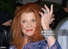 Darlene Snay's Instagram, Twitter & Facebook