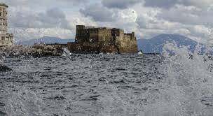 Un fiume in piena di acqua piovana travolge tutto e tutti. Maltempo A Napoli Domani Tornano Piogge E Temporali E Allerta Gialla Il Mattino It