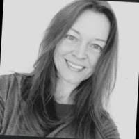 Kelly Jester's Instagram, Twitter & Facebook