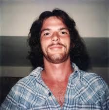 Bench in memory of Dave Smith. Class of 74💛