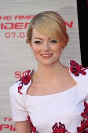 Although it´s hard to believe, emma´stone is a natural blond. Emma Stone Hair Color Her Hairstyle Timeline Fashion Gone Rogue