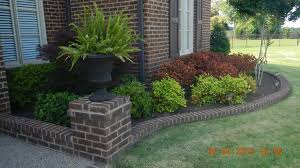 Due to rising home prices and the circulation of inspirational garden photos on sites like pinterest and instagram, homeowners have begun to see their fr… Small Front Garden Design Ideas Low Maintenance