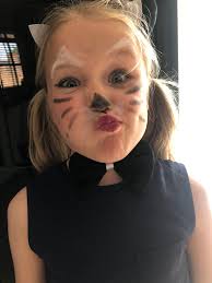 Catherine Llewellyn-Roberts (@CathLlewRob)