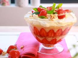 Le Trifle Aux Fraises En Video Trifle Recettes De Cuisine Recette