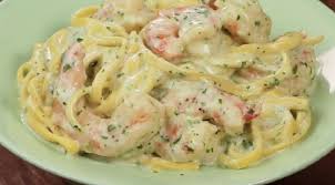 Pates Concoctees Avec Des Crevettes Et Des Fines Herbes Dans Une Sauce Cremeuse Recettes De Cuisine Recette Cuisine Facile Pates Cremeuse