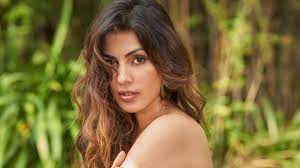 Rhea Chakraborty did a bo*ld photoshoot in a transparent gown, fans were  impressed by the pictures - informalnewz
