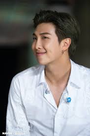 Tae sang so beautifully and rm stopped in to spill something and vibe to the . V Live