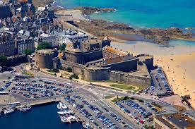 N'hésitez pas également à faire un détour par les belles. Saint Malo Castle Landmark In Saint Malo Brittany France Landmark Reviews Phone Number Marinas Com