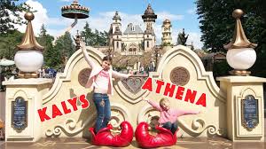 Il possède plus de 100 attractions et spectacles sur le thème de l'europe. On Teste Le Plus Vieux Parc D Attractions D Europe Vlog Efteling Pays Bas Youtube