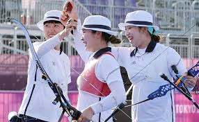 She won gold medals in all three events that she participated in. Zdzkrg6e8cq M