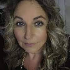 Lisa Ehrhart's Instagram, Twitter & Facebook