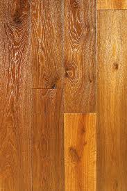 Le chêne est l'essence de bois la plus apprécié par tous les corps de métiers ; Vieux De France Brosse Huile Tendance Carrelage Honfleur