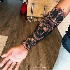 Non ha fatto una bellissima figura gianluca lapadula, attaccante del benevento con un passato anche al milan i social non gli hanno perdonato la figuraccia e lapadula è stato tempestato di prese in giro. Pin De Santiago Lapadula En Tattoos Tatuaje Media Manga Hombre Hombres Tatuajes Media Manga Tatuaje