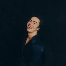 Whindersson nunes, o maior youtuber do brasil, surpreendeu a namorada, luísa sonza, e a pediu em casamento durante a gravação de um de seus vídeos para o youtube, o registro foi ao ar nesta. Whindersson Nunes Albums Songs Playlists Listen On Deezer