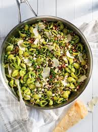 Recette De Ricardo De Pates Au Pesto De Petits Pois Epinards Et Citron Serve 6 Lavez Et Aussi In 2020 Pesto Pasta Healthy Eating Recipes Spinach Pesto Pasta
