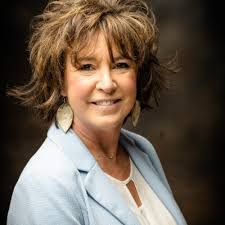 Kimberly Haws's Instagram, Twitter & Facebook