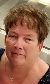 Dee Larson's Instagram, Twitter & Facebook