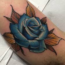 Tatuagem Feita Por Artur Graziani De Sao Paulo Traditional Rose Tattoos Traditional Tattoo Flowers Blue Rose Tattoos