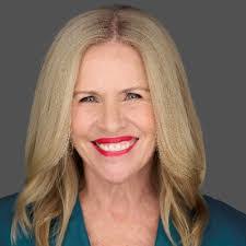 Ellen Lander's Instagram, Twitter & Facebook