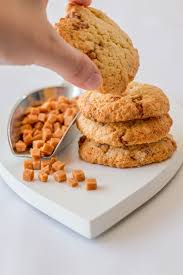 Cookies Aux Eclats De Caramel Et D Amandes Les Delices De Marina Cookies Et Biscuits Gateaux Et Desserts Dessert