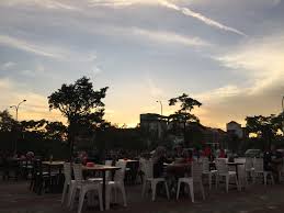 Ποια εστιατόρια είναι κοντά στο the aston hotel putra nilai; Marlboro Steak Restaurant Nilai Negeri Sembilan Redbagjourney